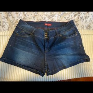 Jean shorts with stretch